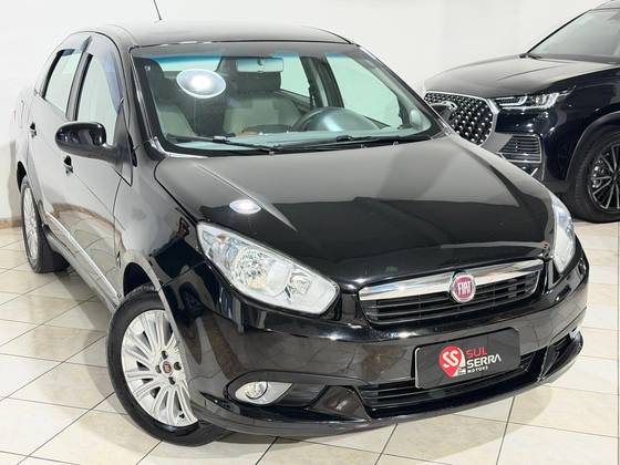 FIAT GRAND SIENA 1.6 MPI ESSENCE 16V FLEX 4P MANUAL FIAT GRAND SIENA 1.6 MPI ESSENCE 16V FLEX 4P MANUAL